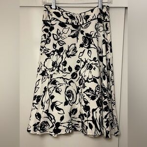 Ann Taylor Silk Skirt: sz 8